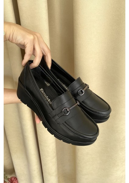 Siyah Hakiki Deri Anatomik Toka Detaylı Rahat ve Şık Kadın Ayakkabı TMD202529 modelleri