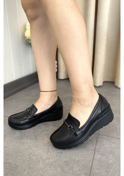 Siyah Hakiki Deri Anatomik Toka Detaylı Rahat ve Şık Kadın Ayakkabı TMD202529 indirimleri