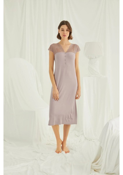 Monamise Kolu Omzu ve Yakası Dantelli Önü Düğmeli Büyük Beden Gecelik