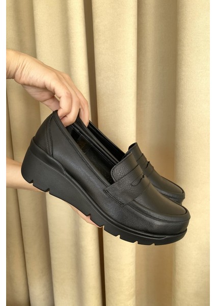 Siyah Hakiki Deri Anatomik Taban Günlük Rahat ve Şık Kadın Ayakkabı TMD202527 fiyatları