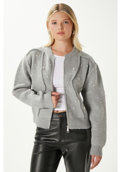 Pearl Mont Görünümlü Inci Zımbalı Gri Hırka