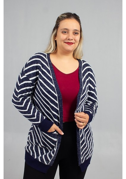 Zamansız Stil: Lacivert Çizgili "sakallı" Triko Hırka Modelleri fırsatları