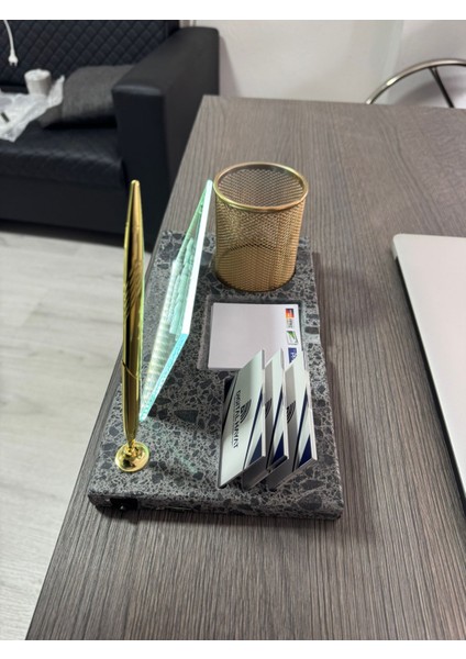 Mermer Desenli Ayna Masa Isimli-Kalemlik ve Kartvizitlikli Kişiye Özel Ofis Seti fiyatları