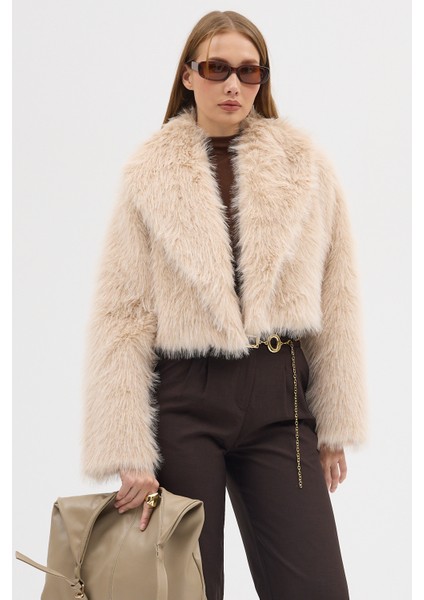 Kadın Premium Yakalı Kısa Suni Kürk modelleri