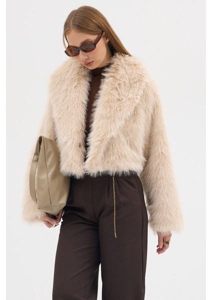 Kadın Premium Yakalı Kısa Suni Kürk indirimleri