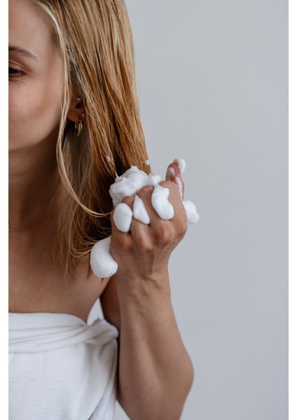 Bukle Belirginleştirici Saç Köpüğü No:2 – Esnek Sabitleme ve Doğal Görünüm fiyatları