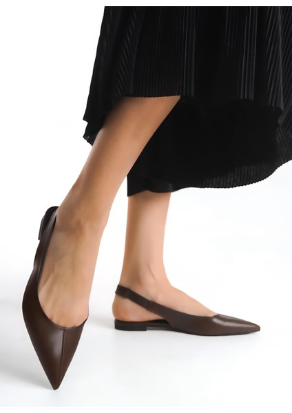 Kadın Lcy Babet – Kahve Cilt, Sivri Burun, Lastikli ve Konforlu Şık Tasarım