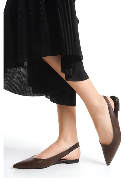 Kadın Lcy Babet – Kahve Cilt, Sivri Burun, Lastikli ve Konforlu Şık Tasarım