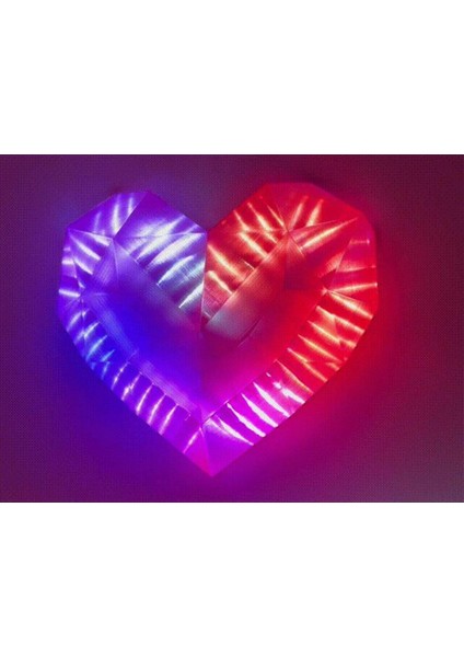 Düşük Poli Kalp Duvar Sanatı (Hafif, Duvar Asılı)