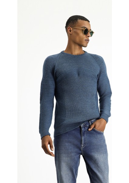 Bisiklet Yaka Regular Fit Dikişsiz Desenli Triko Kazak