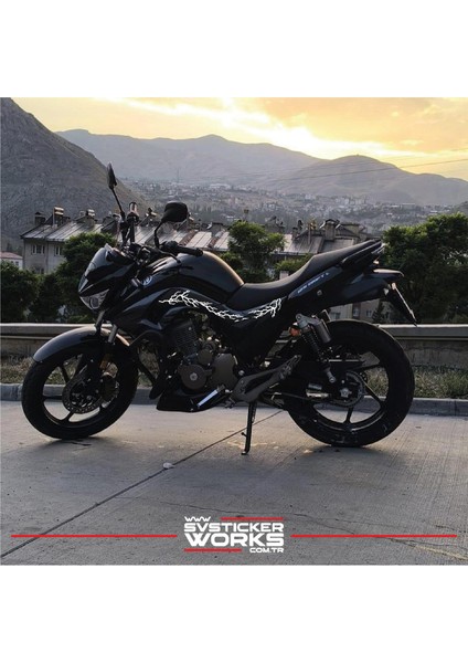 Mondial Drift L Sticker Orta Şase Şimşek Yıldırım Sticker Deseni Dekor Sticker