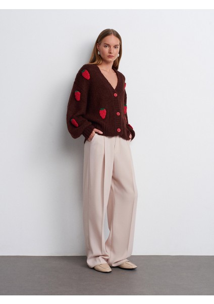 60185 Yün Karışımlı Çilek Nakışlı Hırka-Kahve indirimleri