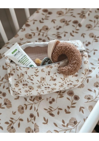 Çiçek Bahçesi 3 ' Lü Müslin Set (Müslin Örtü , Anne Düzenleyici Çanta, Şapka) fırsatları