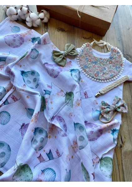 5 Parça Uçan Balon Müslin Set(Müslin Örtü, Önlük, Emzik Klipsi, 2 Adet Toka
