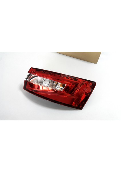Skoda Superb 3V 2015-2020 Stop Lambası Sağ