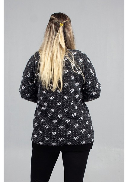 Siyah Sakallı Triko Hırka Asaletle Tarzınızı Zirveye Taşıyın! fırsatları