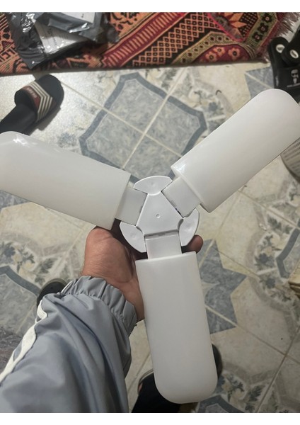 Pervane Katlanabilir Ayarlanabilir Beyaz LED Ampul E-27 Duy Pervane Ampul Tekli Cool White E27 LED A