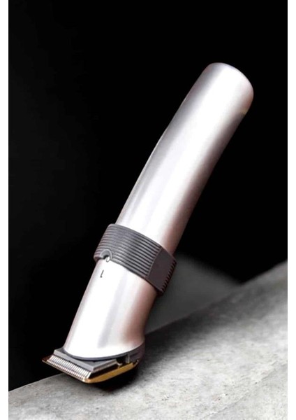 Resveq 4 Taraklı Profesyonel Şarjlı Saç ve Sakal Kesme Tıraş Makinesi Seti modelleri