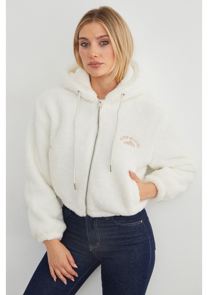 Kapüşonlu Nakışlı Işlemeli Kısa Peluş Mont