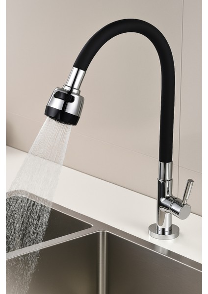 Siyah Silikonlu 2 Fonksiyonlu Kubar Musluk Başlığı – Oynar Başlık, Su Tasarrufu ve Konfor 2 Yıl Siya modelleri