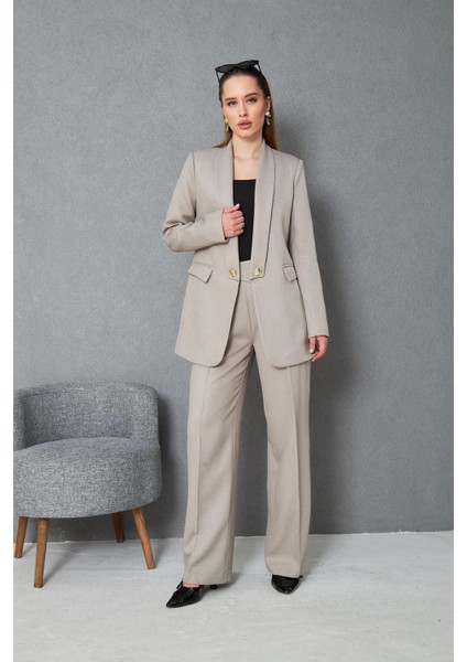 Kare Düğmeli Yünefekt Takım Bej