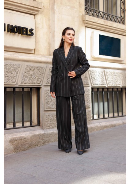 4 Düğmeli Kruvaze Geniş Çizgili Takım Siyah