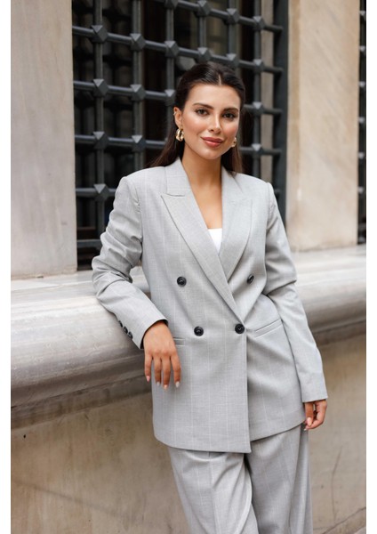 4 Düğmeli Kruvaze Geniş Çizgili Takım Açık Gri fırsatları