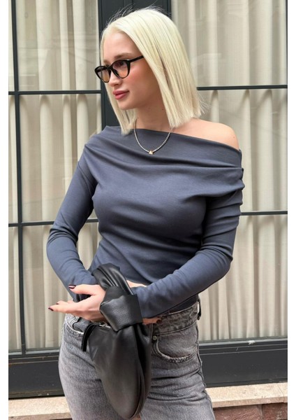 Füme Kadın Off Shoulder Uzun Kollu Bluz MG2567