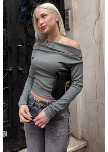 Haki Kadın Off Shoulder Uzun Kollu Bluz MG2567 indirimleri