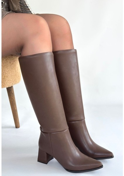 Kahverengi Kadın Topuklu Çizme