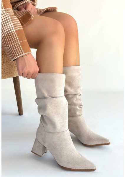 Bej Süet Körüklü Kadın Topuklu Çizme