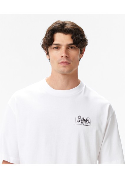 Rugged Mountaın" Back Graphıc Erkek Beyaz T-Shirt.- fırsatları