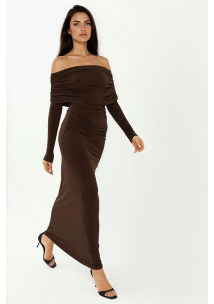 Kadın Omzu Açık Drapeli Vücuda Oturan Sandy Uzun Elbise Mocha Kahvesi fırsatları