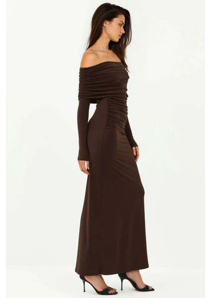Kadın Omzu Açık Drapeli Vücuda Oturan Sandy Uzun Elbise Mocha Kahvesi indirimleri