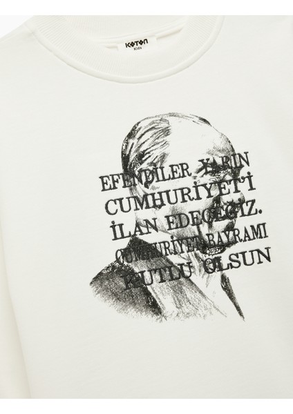Pamuklu Atatürk Baskılı Bisiklet Yaka Uzun Kollu Sweatshirt modelleri