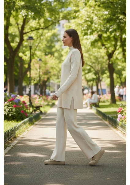 Kolları Düğmeli Detaylı Fitilli Triko Takım Ekru fiyatları