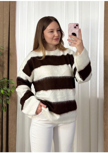 Çizgili Yumuşak Oversize Kazak Krem & Kahve fırsatları