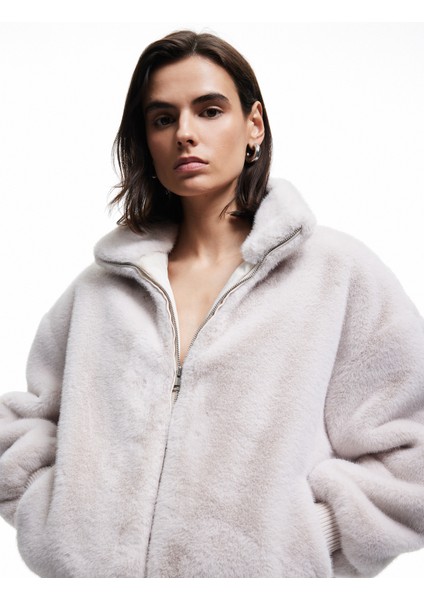 Fermuarlı Dik Yaka Cepli Suni Kürk Peluş Oversize Crop Mont modelleri