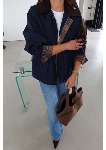 Yakası Kadife Çift Cepli Mont modelleri