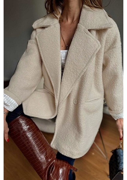 Oversize Tek Düğmeli Peluş Desenli Kısa Kaban