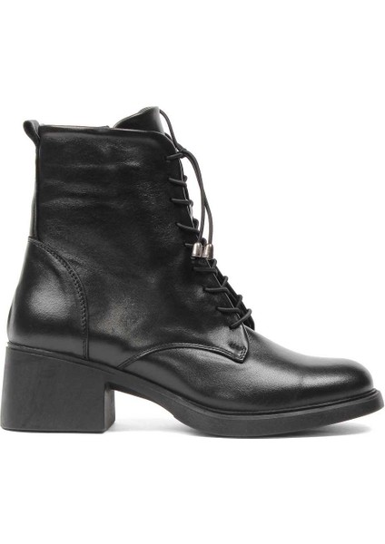 Kadın Siyah Bağcıklı Fermuarlı Deri Bot