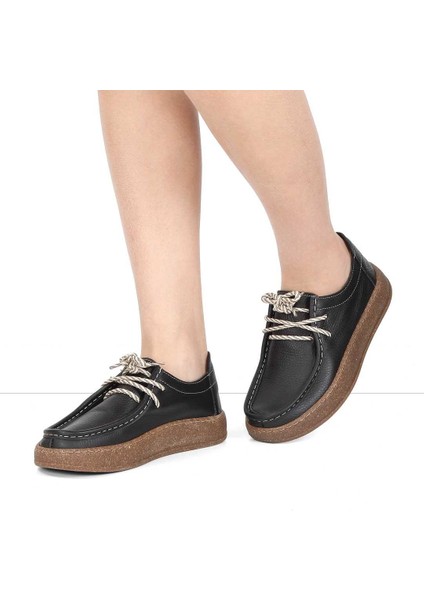 Kadın Siyah Bağcıklı Kalın Tabanlı Deri Ayakkabı fiyatları