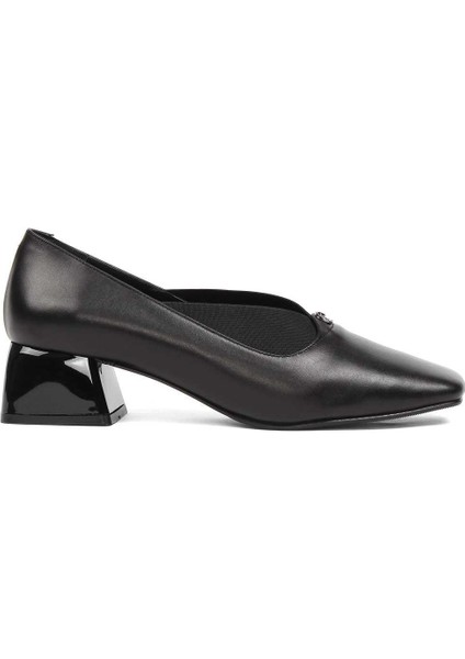 Kadın Siyah Tokalı Kalın Topuklu Deri Klasik Ayakkabı modelleri