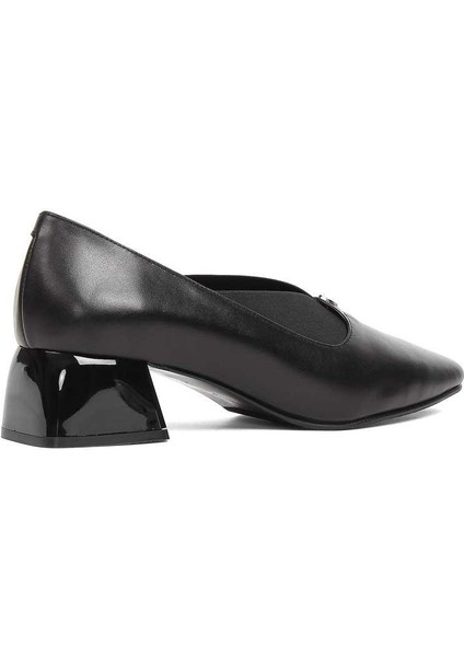 Kadın Siyah Tokalı Kalın Topuklu Deri Klasik Ayakkabı