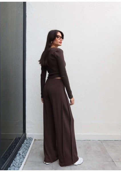 Yan Pile Detaylı Geniş Paça Pantolon modelleri