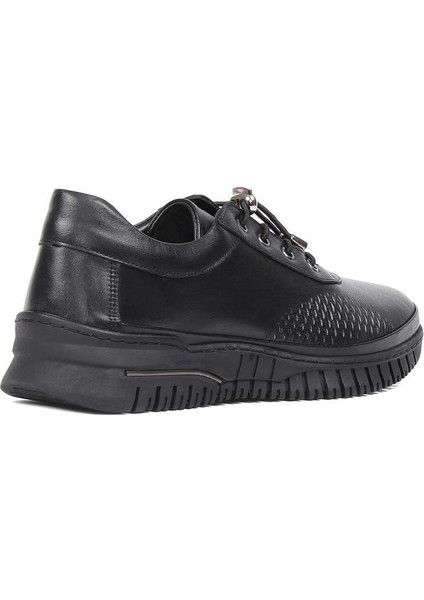Kadın Siyah Bağcıklı Deri Ayakkabı indirimleri
