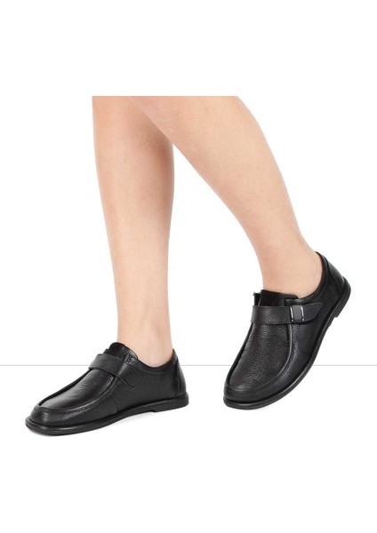 Kadın Siyah Tokalı Deri Ayakkabı fiyatları