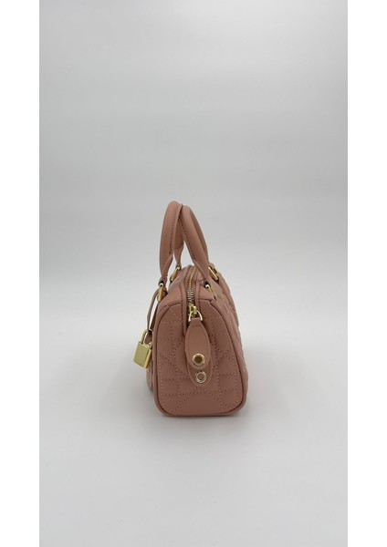 Koyu Pembe Kilit Aksesuar Detaylı El Çantası Orijinal Levid'or Premium modelleri