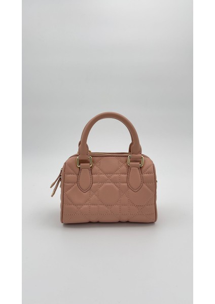 Koyu Pembe Kilit Aksesuar Detaylı El Çantası Orijinal Levid'or Premium fırsatları