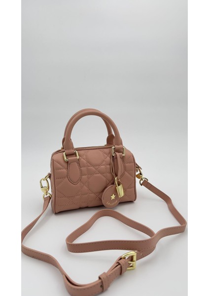 Koyu Pembe Kilit Aksesuar Detaylı El Çantası Orijinal Levid'or Premium